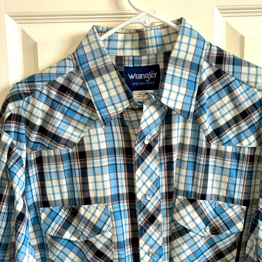 Great condition Wrangler men’s snap up size L long sleeve shirt